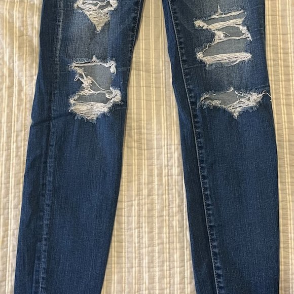 American Eagle Ripped Skinny Jeans - Picture 2 of 5